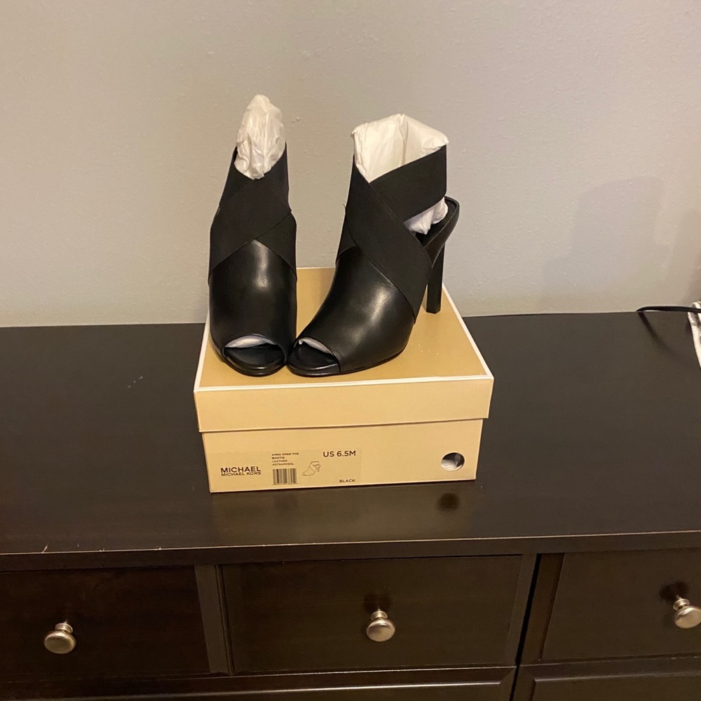 Authentic Michael Kors open toe booty- size 6.5